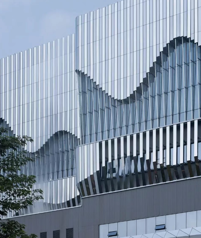现代建筑艺术的“硬核”担当与智造典范-铝单板
