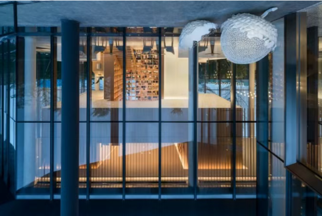 玻璃幕墙的工艺细节与成本优化技巧案例